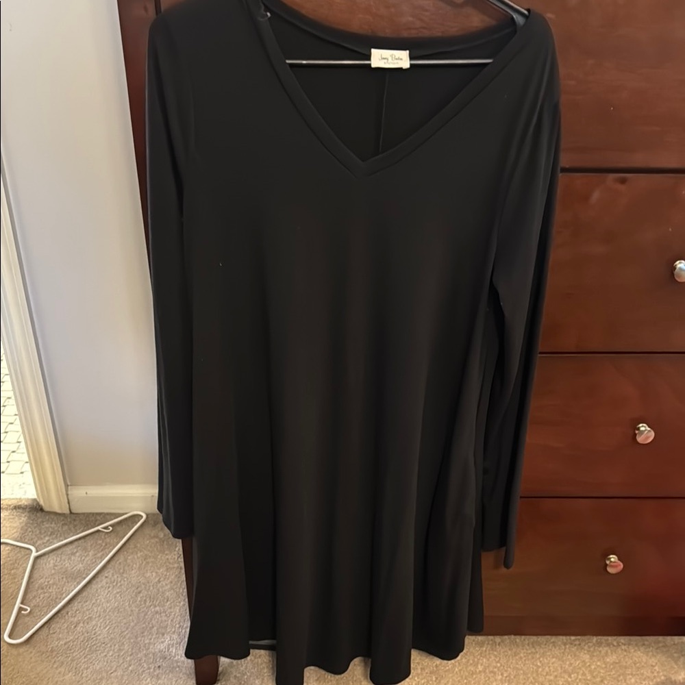 Black V-Neck Long Sleeve Dress